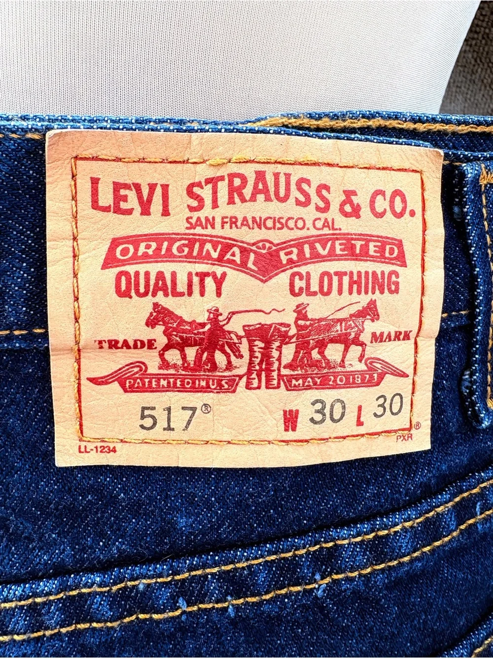 Levi's Slim Straight 517 Men’s Jeans in Dark Blue Denim with Tan Patch